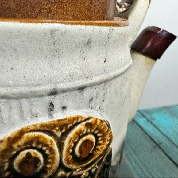 Rare Vintage Owl Teapot Stoneware w/Rattan Handle Wooden Lid - Picture 4 of 11